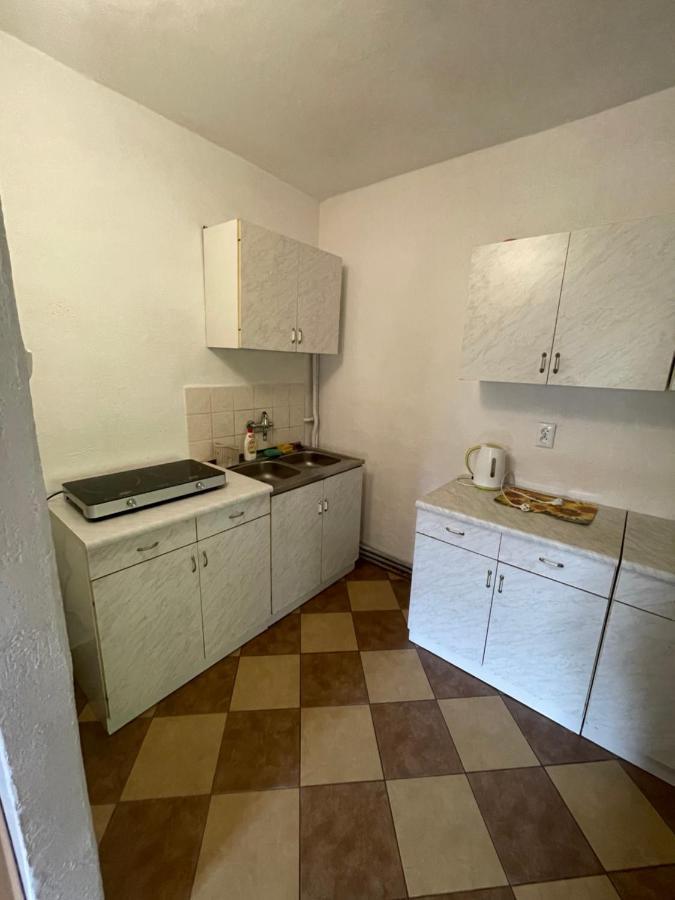 Appartamento Pod Piekielkiem Szczytna Esterno foto